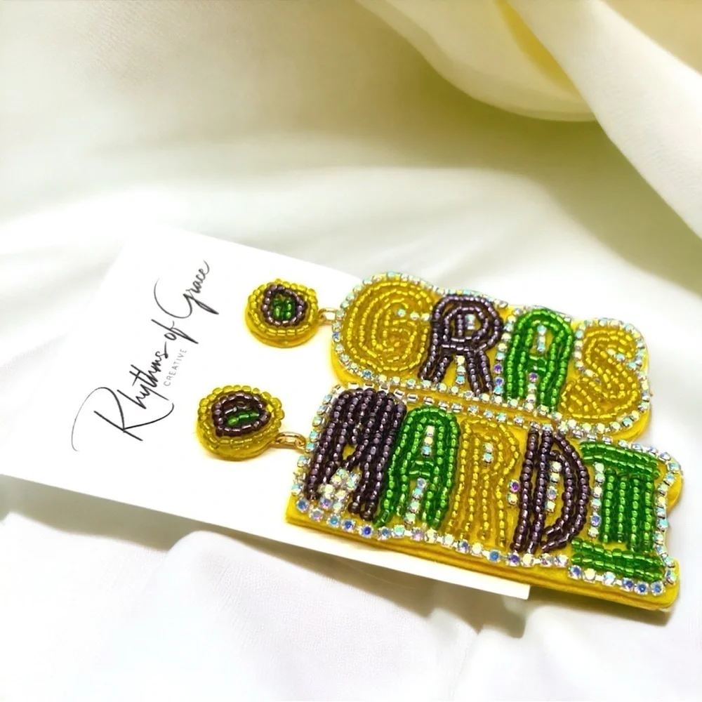 Jazz Up Your Look with Dazzling NWT Beaded Mardi Gras Earrings! 🎉💚💜💛
